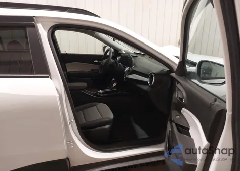 2024 Chevrolet Trax Fwd Lt из США, поврежденный, VIN KL77LHE27RC164109